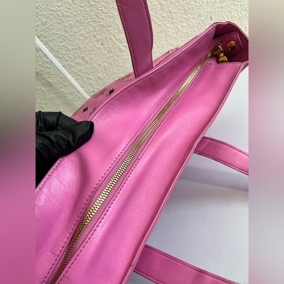 MCM Vibrant Pink Logo large Tote - Picture 6 of 15